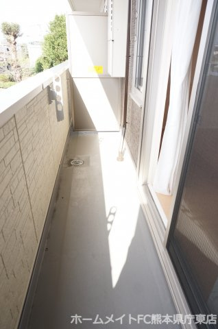 熊本市東区長嶺東５丁目のアパートのバルコニー