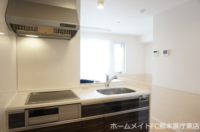熊本市東区長嶺東５丁目のアパートのキッチン