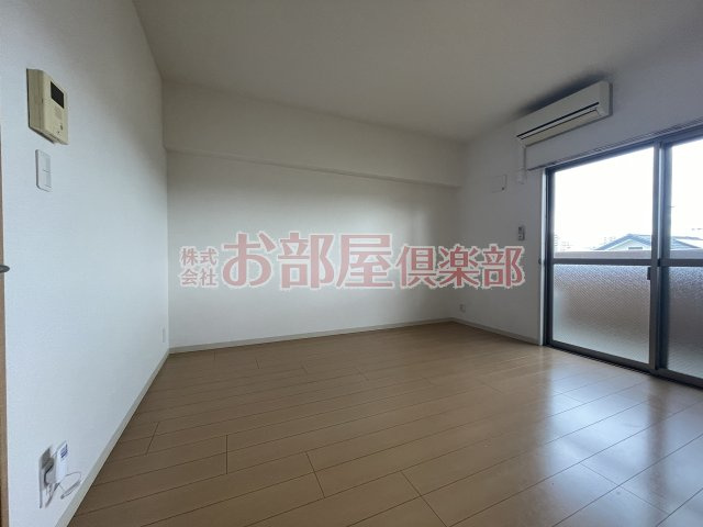 グランドアマレイⅦ番館の居間・リビング|おしゃれな居間です