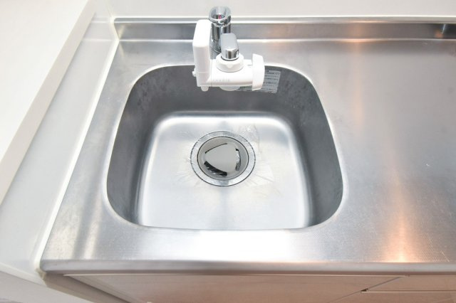 サヴォイラルカンジュ　2階のキッチン|別号室のものになります。現状優先。