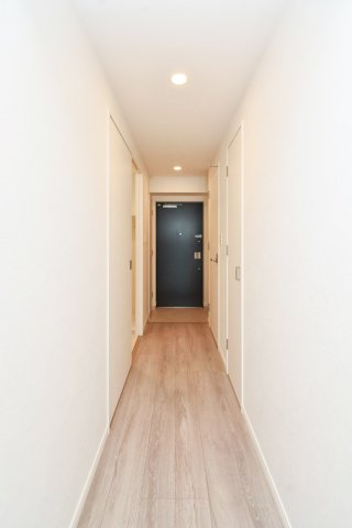 サヴォイラルカンジュ　2階の玄関|別号室のものになります。現状優先。