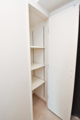 サヴォイラルカンジュ　2階の収納|別号室のものになります。現状優先。