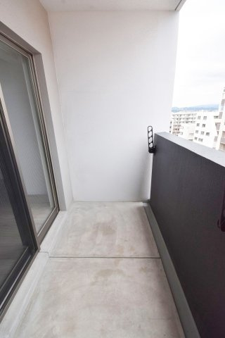 サヴォイラルカンジュ　2階のバルコニー|別号室のものになります。現状優先。