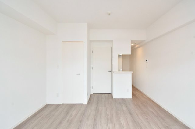 サヴォイラルカンジュ　2階の居間・リビング|別号室のものになります。現状優先。