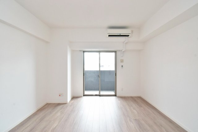 サヴォイラルカンジュ　2階の居間・リビング|別号室のものになります。現状優先。