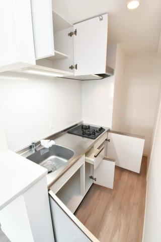 サヴォイラルカンジュ　2階のキッチン|別号室のものになります。現状優先。