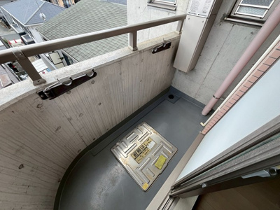 【バルコニー】 | シエークル21 | バルコニーは南西向きです！陽当たり・風通し良好♪お洗濯物はお昼からでも乾きそう♪気分転換をするにも最適です☆