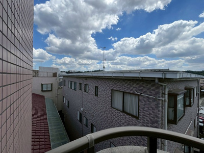 【展望】 | シエークル21 | バルコニーからの眺望です♪4階にあるので人目が気にならないのが嬉しいですよね☆