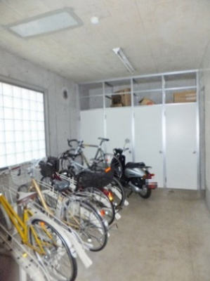 【その他共用部分】 | シエークル21 | 屋内駐輪場で雨が降っても大切な自転車が濡れなくてすみますね♪自転車はちょっとした移動手段に便利ですよね！