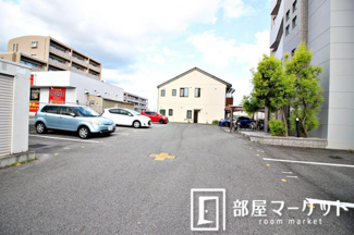 【駐車場】