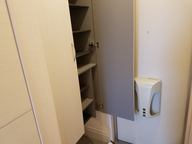 シエル　エトワールＡの玄関|下駄箱に姿見あります