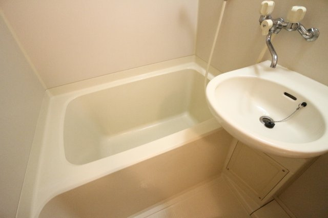 クレスタ舞子の浴室