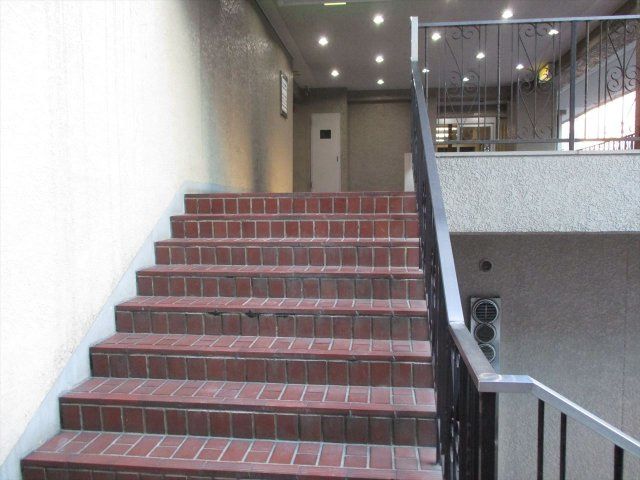 丸の内パーク・マンションのエントランス