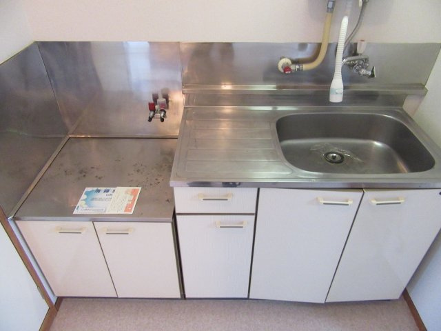 コーポ柴田のキッチン|お料理しやすいキッチンです