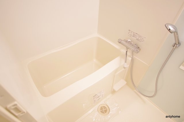 プラウドフラット新大阪　仲介手数料無料の浴室