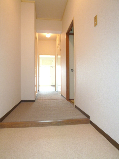 ラ・ディジェム旭【10,000円キャッシュバック対象物件】の玄関|ゆったりとした玄関です