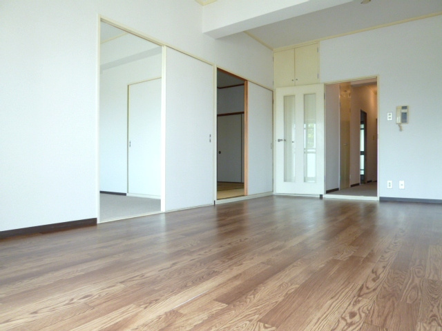 ラ・ディジェム旭【10,000円キャッシュバック対象物件】の寝室|きれいな洋室です