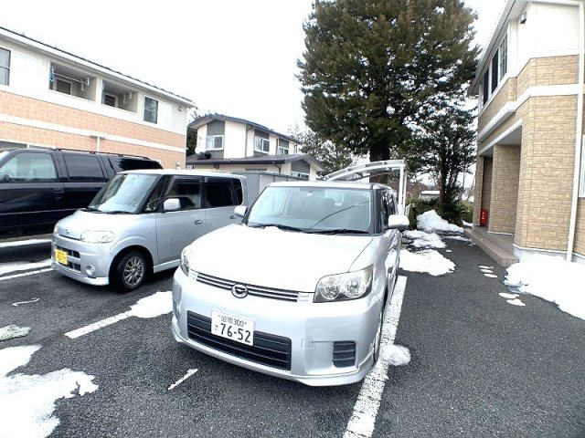 プレザントヒルの駐車場