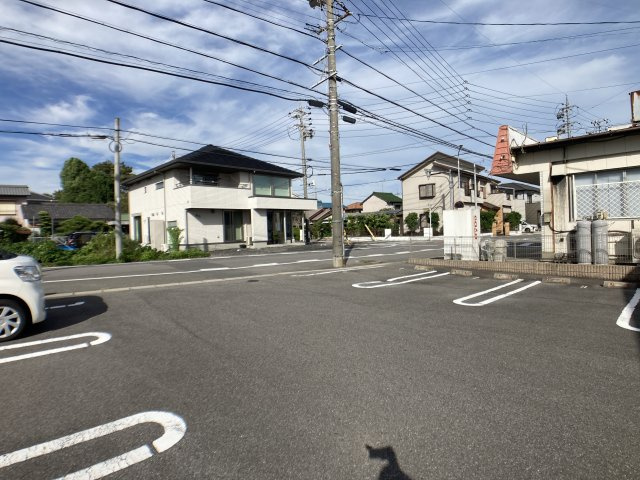 フェリシテの駐車場