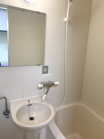 メゾンフェリス栄谷の洗面所|忙しい朝には欠かせない洗面所です