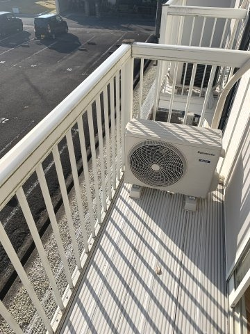 メゾンフェリス栄谷のバルコニー|バルコニーからの眺めを楽しみながら食事をしませんか