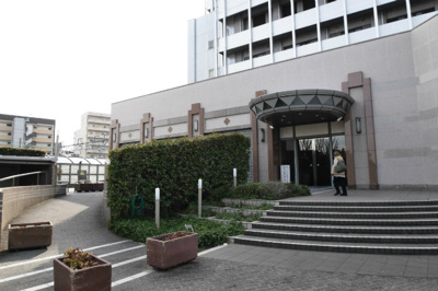 【エントランス】 | 【　吹田×タワーマンション♪生活便利な立地です！　】メロード吹田一番館 | 落ち着いたエントランスです