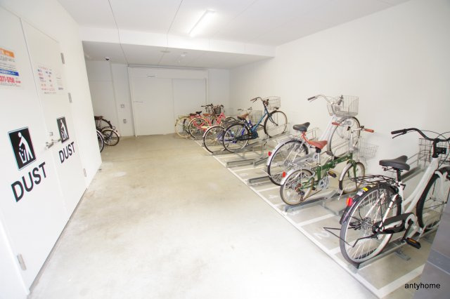 アプリーレ南森町(旧:アスール南森町)　仲介手数料無料の駐車場