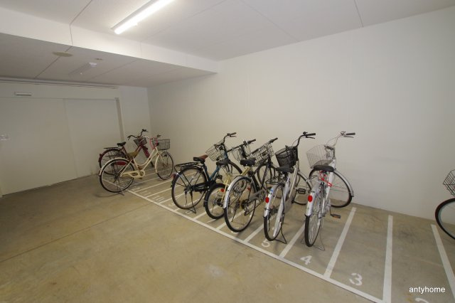 アプリーレ南森町(旧:アスール南森町)　仲介手数料無料の駐車場