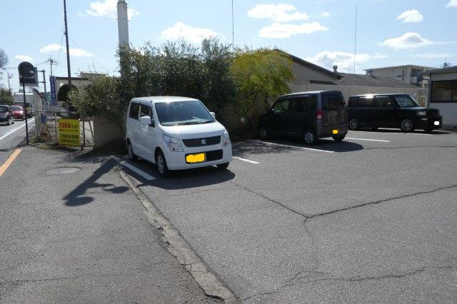 倉敷市船倉町の店舗の駐車場|南側Ｐ