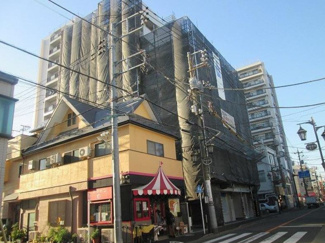 【外観】 | 3階部分・南西角部屋につき陽当たり・通風良好。
まいばすけっとまで徒歩1分と毎日のお買い物にとても便利です。