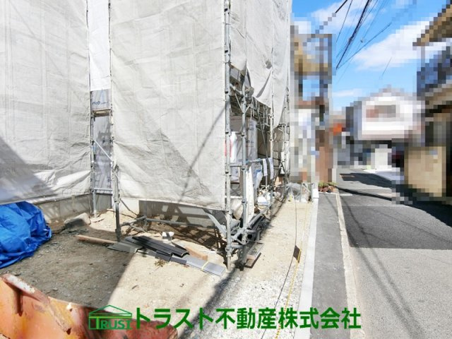 明石市林2期-1号棟　新築戸建の前面道路含む現地写真
