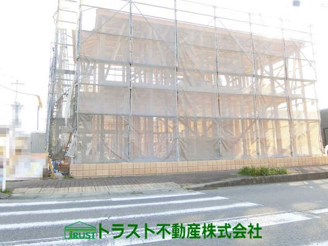 神戸市西区宮下1丁目 新築戸建の前面道路含む現地写真
