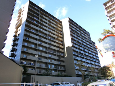 【外観】 | 千里中央パークヒルズE棟 | 【現地写真】 総戸数146戸のマンションです♪