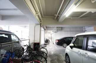 【駐車場】
