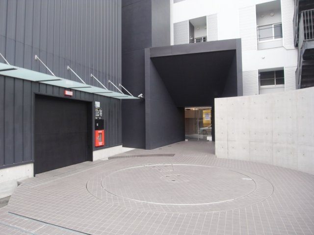 【エントランス】