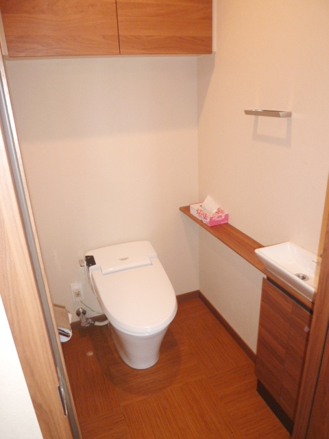 PROUD TOWER 本郷東大前のトイレ|※写真は同タイプの別室になります