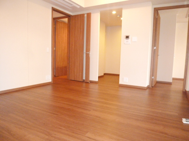 PROUD TOWER 本郷東大前の居間・リビング|※写真は同タイプの別室になります