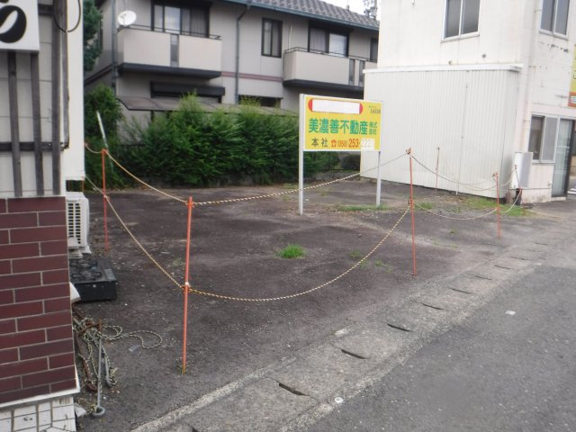 ５４５９９　岐阜市鏡島精華土地の外観