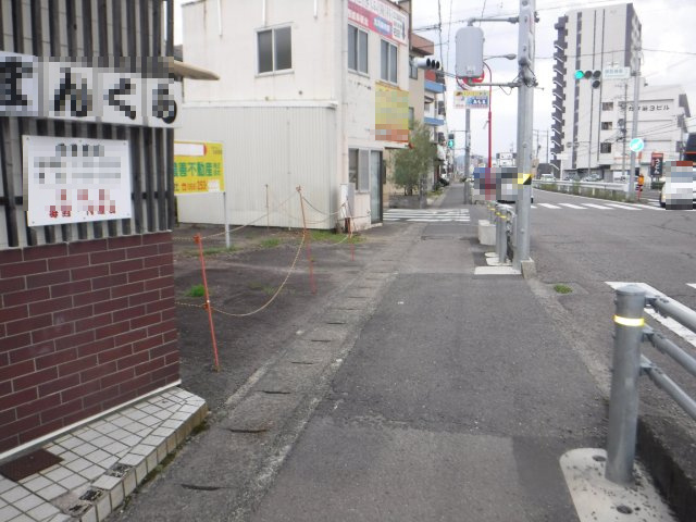 ５４５９９　岐阜市鏡島精華土地の前面道路含む現地写真