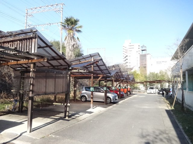 プチグリーンの駐車場