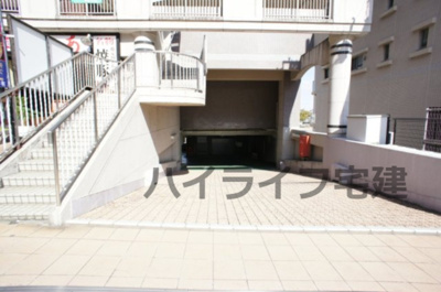 【その他共用部分】 | ヌーベルヴァーグ宝塚 | 駐車場入り口