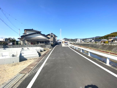 【前面道路含む現地写真】 | 高知市中久万新築住宅