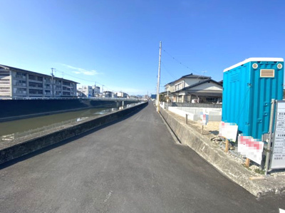 【前面道路含む現地写真】 | 高知市中久万新築住宅
