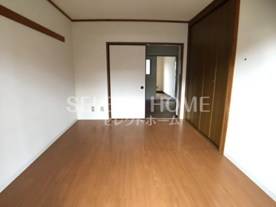 【居間・リビング】 | シャトルことぶき | ゆったりとしたリビングです