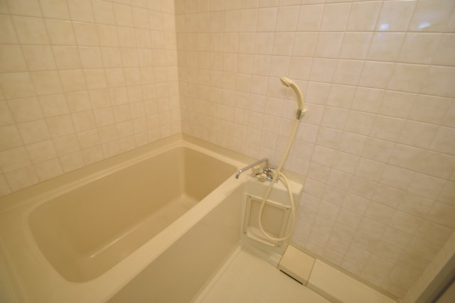 パルクレストの浴室|綺麗な浴室（別部屋写真）