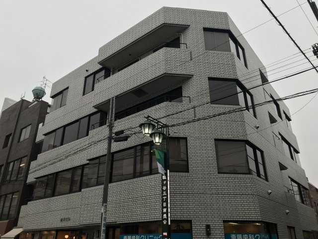 金子ビルの外観