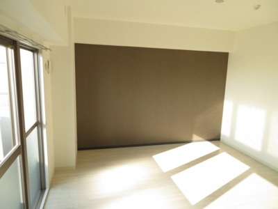 【居間・リビング】 | アルシオネ(布施賃貸） | ゆったり過ごせる居間です