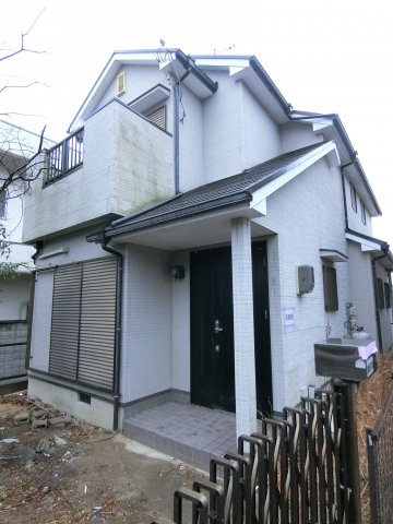 神戸市西区玉津町居住　中古戸建の外観|令和２年４月外壁塗装工事完了予定　これから綺麗に防水・美装工事を行います