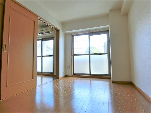 オレンジ・ヒルの寝室