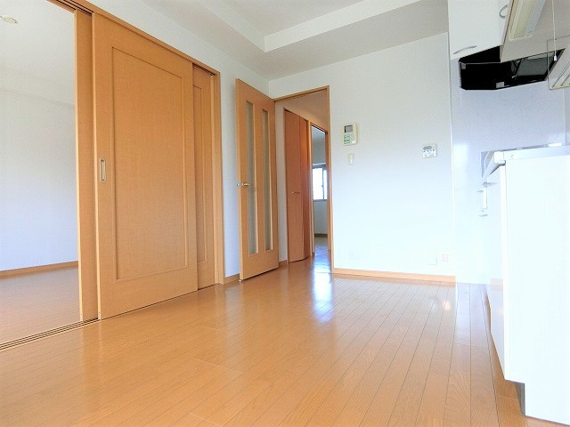 オレンジ・ヒルの居間・リビング